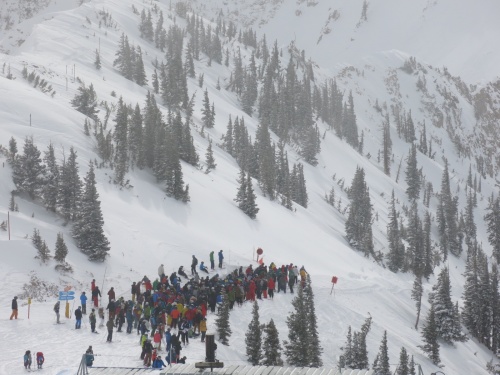 Queuing for powder