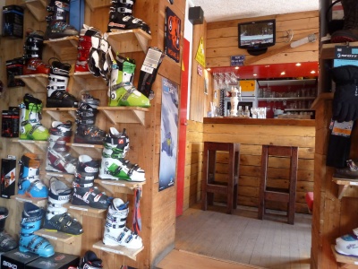 The PlanetSKI idea of a ski shop