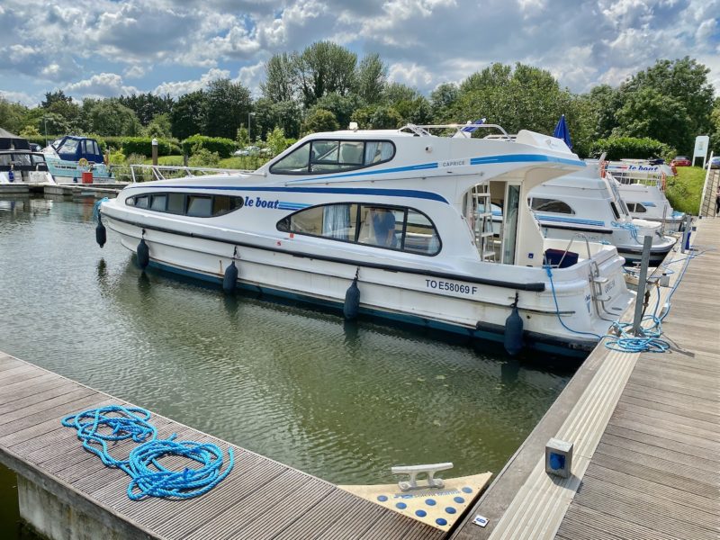 Cruising with Le Boat. Image © PlanetSKI