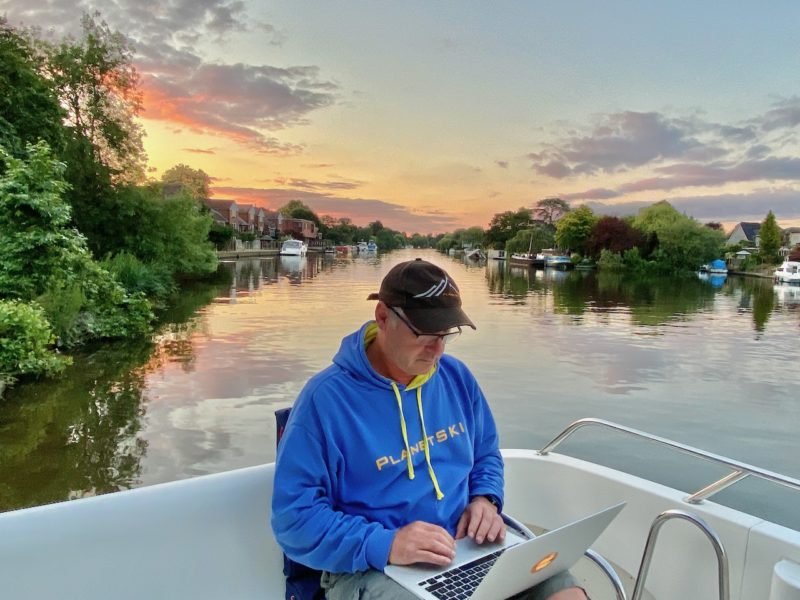 Cruising with Le Boat. Image © PlanetSKI