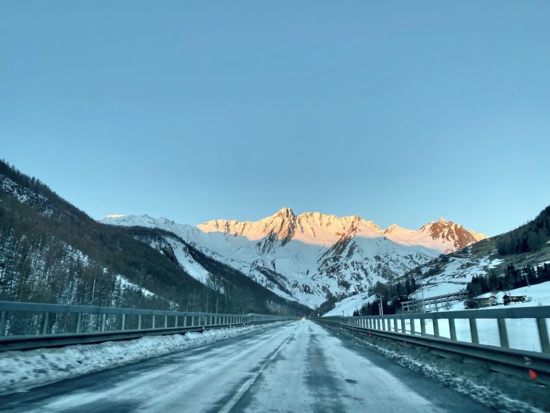 Heading to the St Bernard Tunnel. Image © PlanetSKI