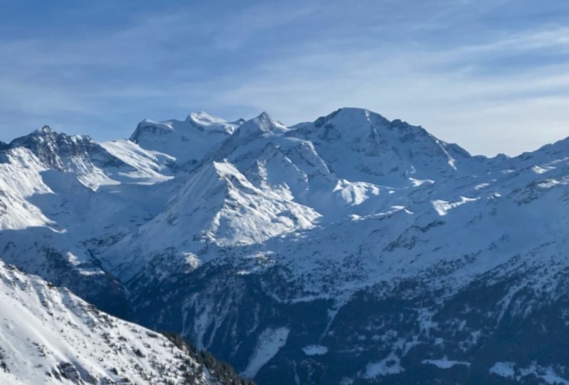 Grand Combin in the distance. Image © PlanetSKI