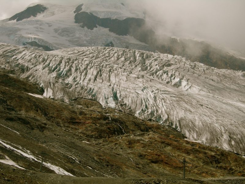 Saas-Fee glacier. Image © PlanetSKI