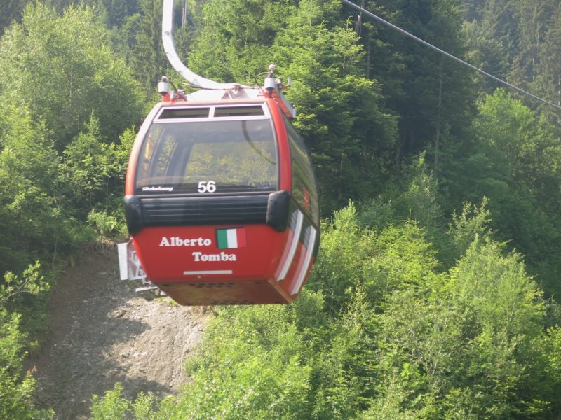 Kitzbuhel gondolas. Image © PlanetSKI