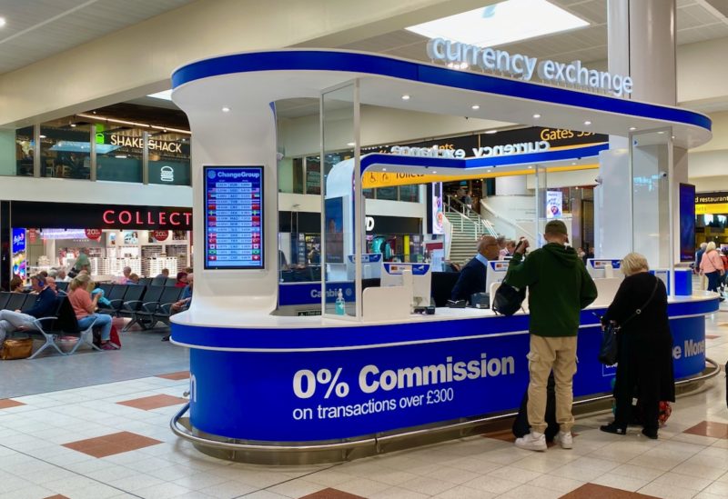 Currency exchange at Gatwick airport. Image © PlanetSKI