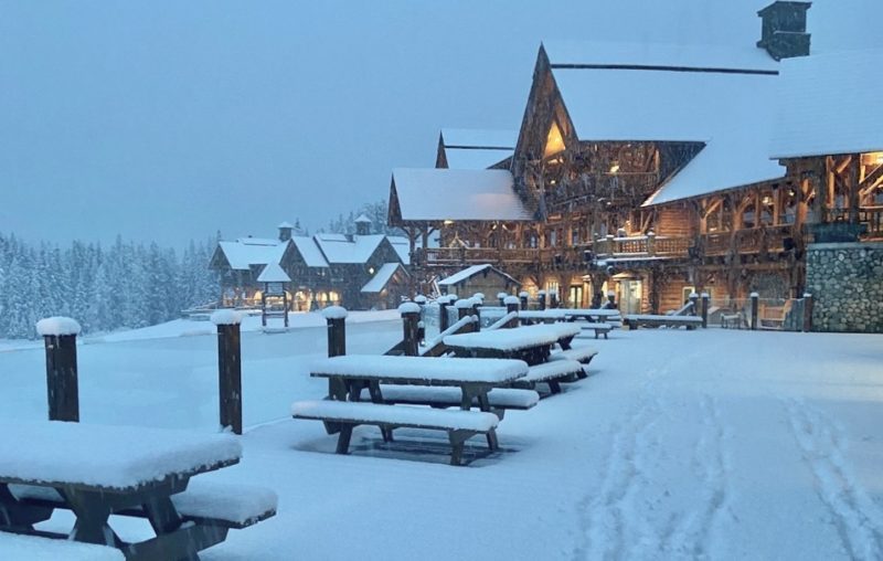 Lake Louise. Image © Ski Big Three