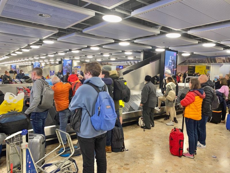 Geneva airport. Image © PlanetSKI