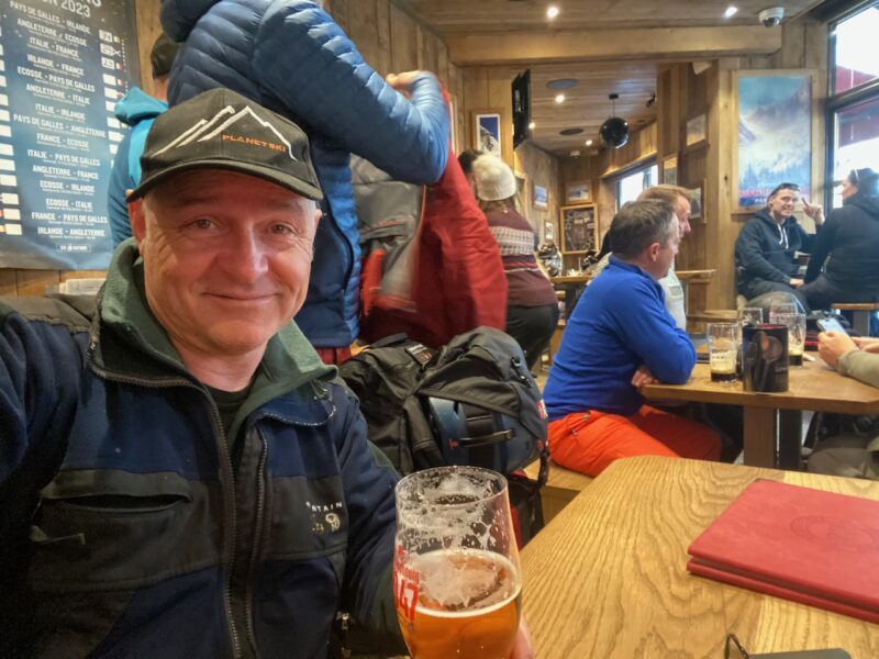 Beer in the Alps. Image © PlanetSKI