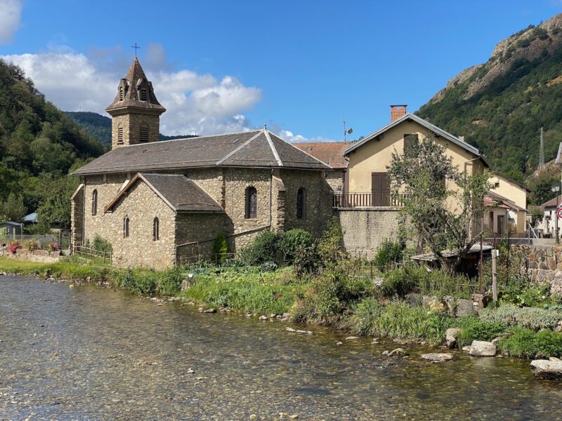 Hiking in the French Pyrenees. Image © PlanetSKI