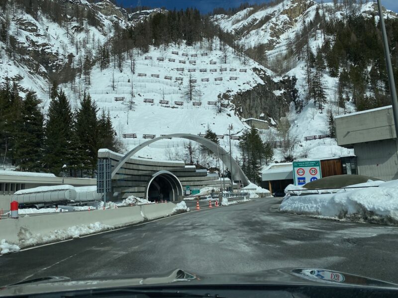 Mont Blanc Tunnel. Image © PlanetSKI