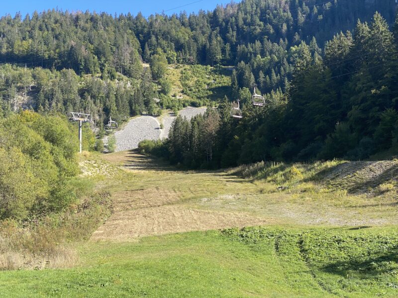 Mijoux, The Jura. Image © PlanetSKI