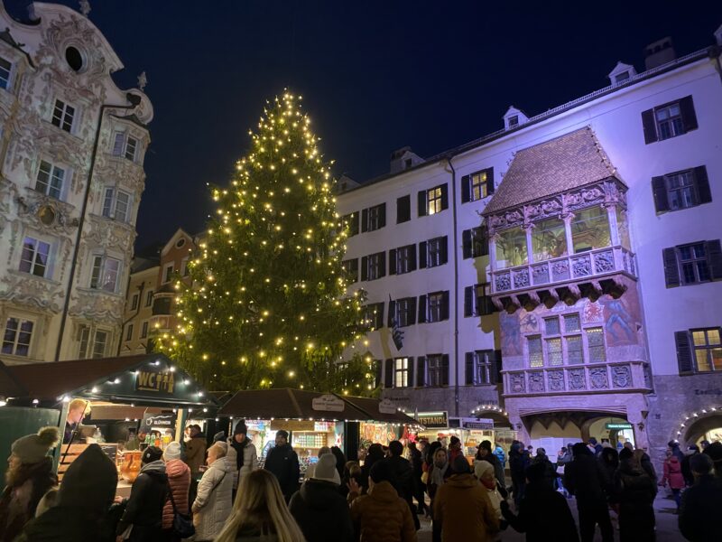 Innsbruck Xmas markets. Image © PlanetSKI