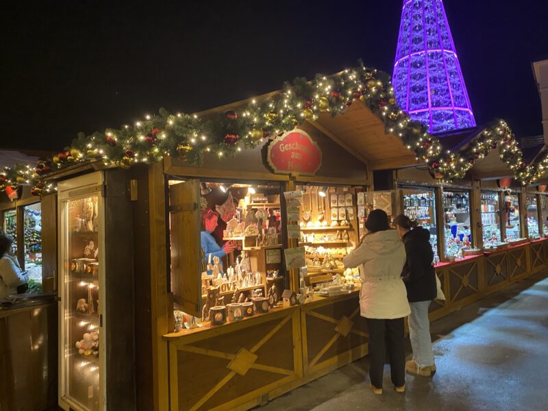 Innsbruck Xmas markets. Image © PlanetSKI