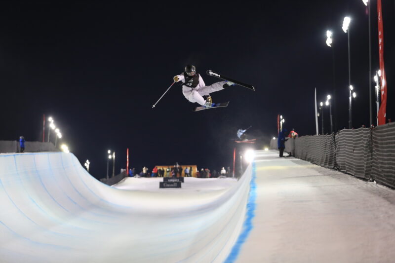 Zoe Atkin wins halfpipe bronze at the Calgary World Cup, 15 Feb 2024. Image c/o FIS