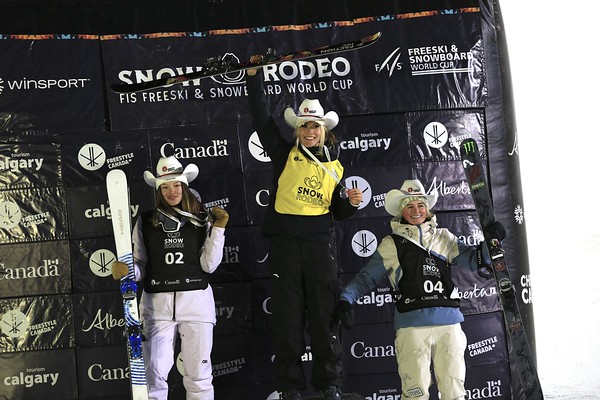 Zoe Atkin competes at the Calgary Snow Rodeo World Cup. Image © Buchholz/@fisfreestyle