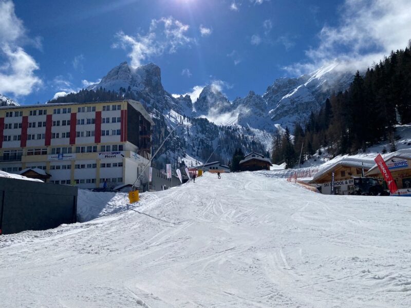 Innsbruck Ski + City, Axamer Lizum. Image © PlanetSKI