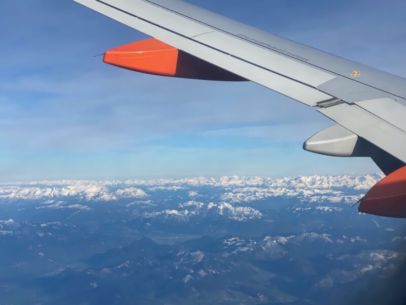 Flying into Innsbruck. Image © PlanetSKI