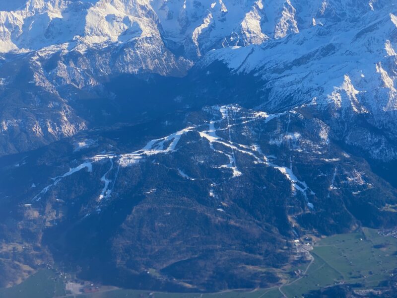 Flying into Innsbruck. Image © PlanetSKI