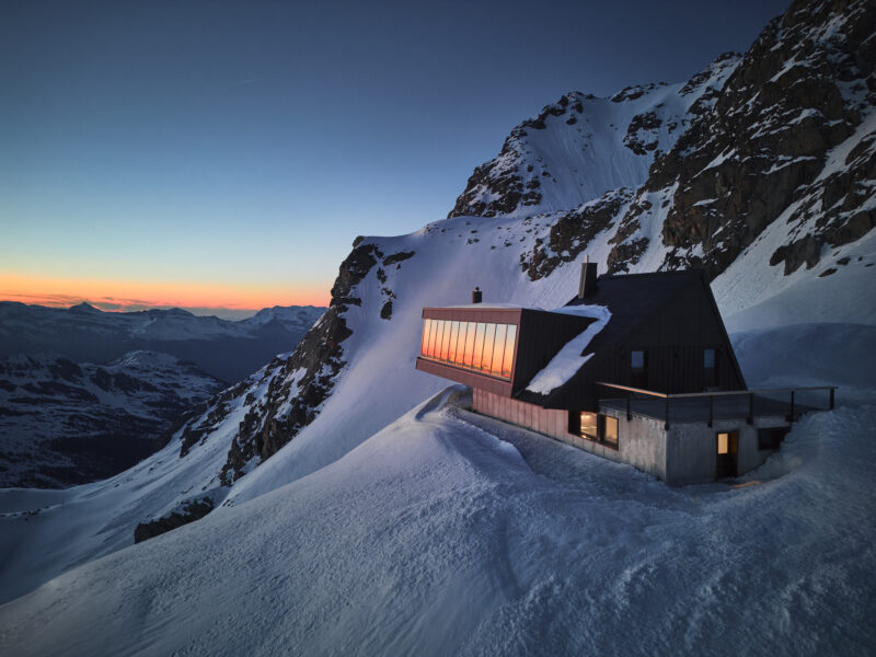 Cabane Tortin. Image c/o Albrecht Voss