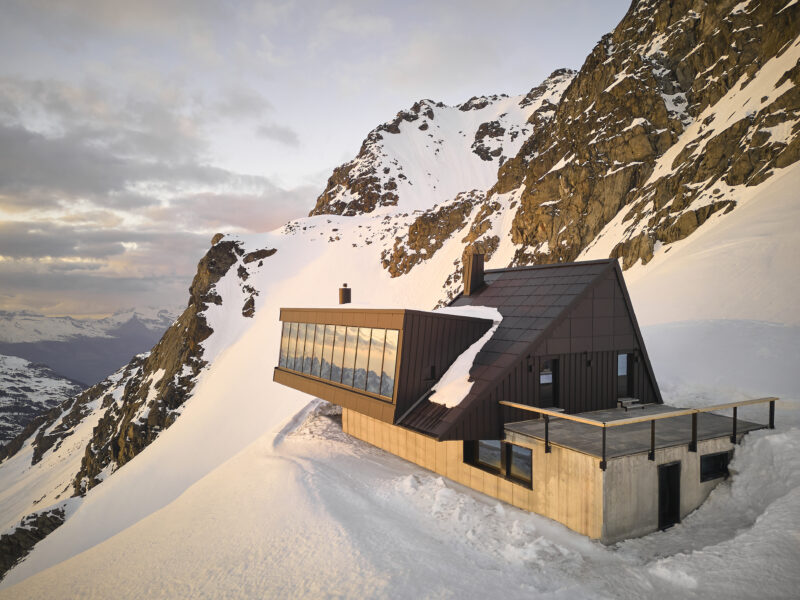 Cabane Tortin. Image c/o Albrecht Voss