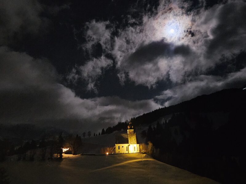 Night walk up to Grünegg Alm, Hochkönig, Austria. Image © PlanetSKI