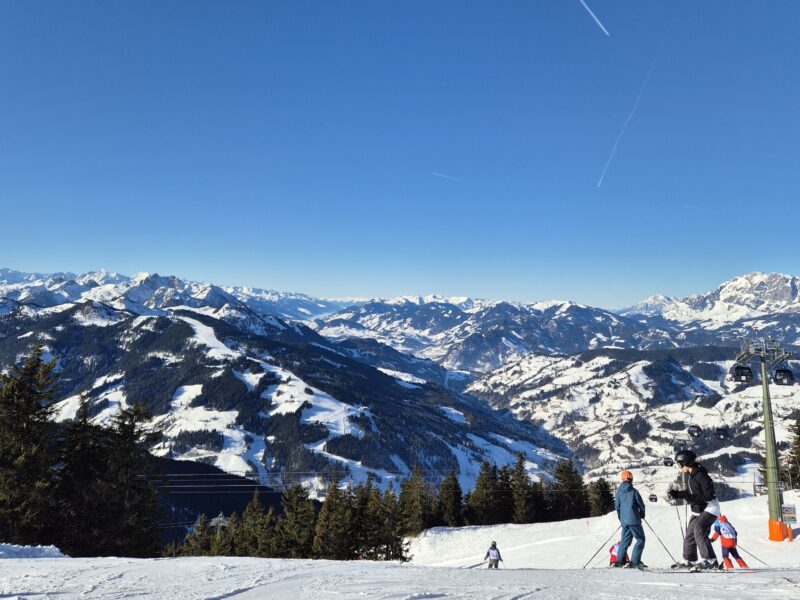 Renting with Intersport, Zauchansee, Austria. Image © PlanetSKI