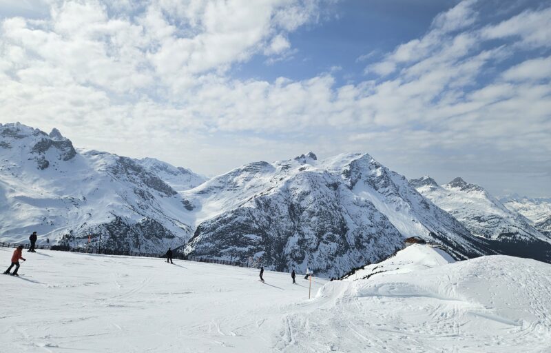 At the top of the Kriegerhorn lift, Ski Arlberg, Austria. Image © PlanetSKI
