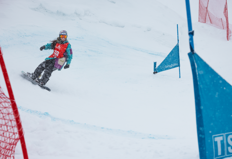 Sienna Thompson (11) competes in the snowboard banked slalom at The BRITS Futures Championship in 2026. Image © Craig Robinson/The BRITS