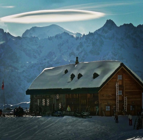 Lenticular cloud - Cabanne Mont Fort November 2016